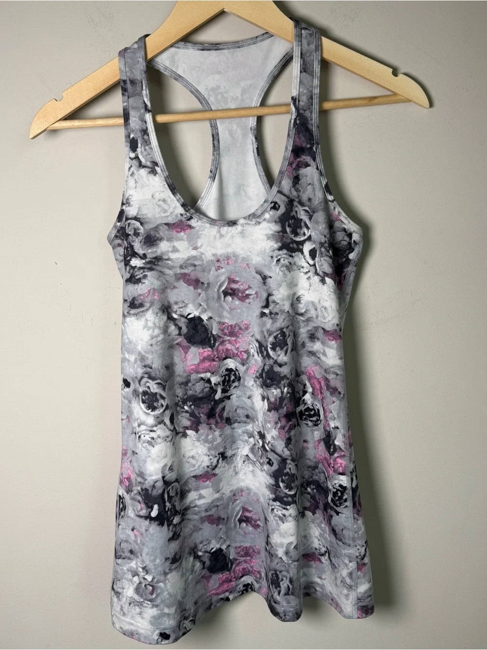 Lululemon Racerback Tank Watercolor Floral Grey Pink Rose Print Size 4/6